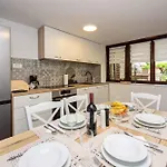 Apartmán In 5803 *