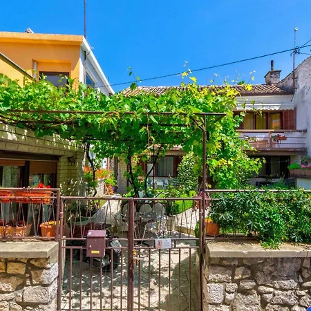 In 5803 Διαμέρισμα Selce