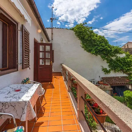 In 5803 Διαμέρισμα Selce