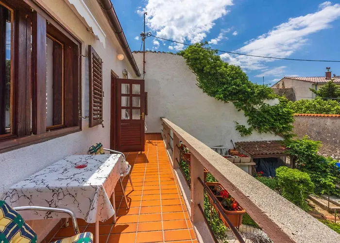 In 5803 Apartment Selce